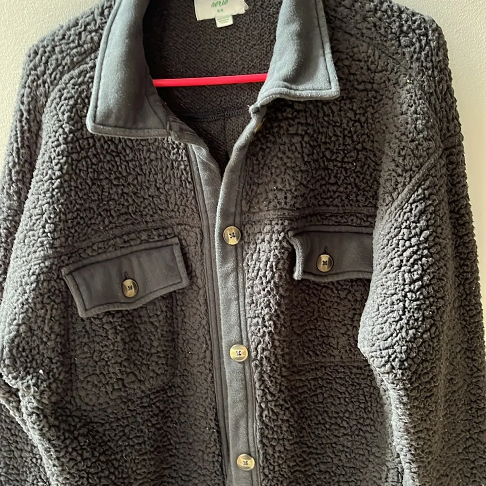 Shacket - Picture 3 of 6